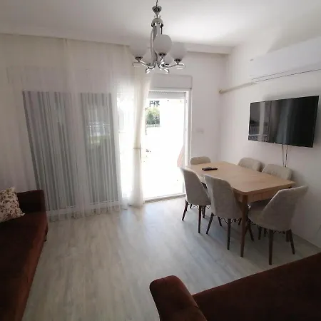 Gundogdu Havuzlu Ve Deniz Kenari Manavgat