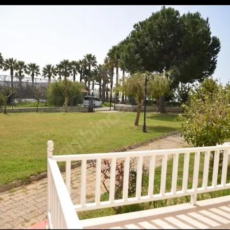 Gundogdu Havuzlu Ve Deniz Kenari Apartment