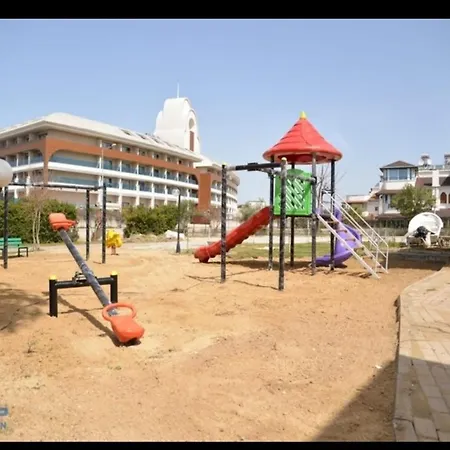 Gundogdu Havuzlu Ve Deniz Kenari Apartment *