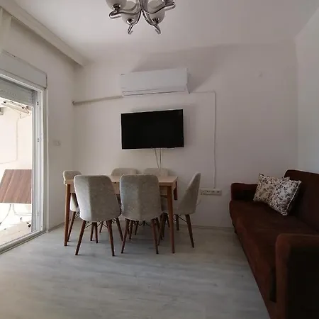 Διαμέρισμα Gundogdu Havuzlu Ve Deniz Kenari *